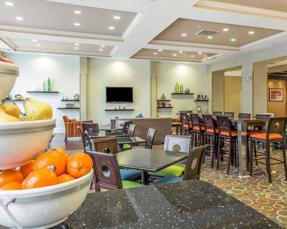 Comfort Suites Florence I-95 Exteriör bild